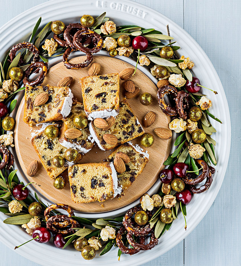 Dessert Christmas Wreath with Fruity Christmas Cake Le