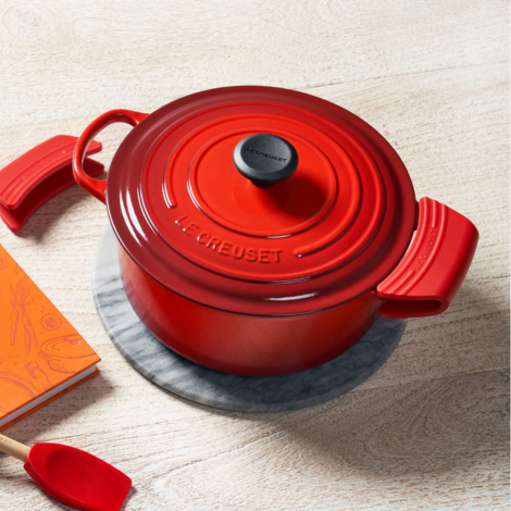 https://www.lecreuset.co.za/uploads/323696315288544/c2lkZWhhbmRsZWdyaXBzLnBuZw==.png