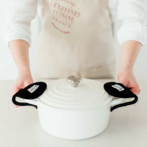  Le Creuset Fingertip Potholder, Black,Set of 2: Le Creuset Pot  Holder: Home & Kitchen